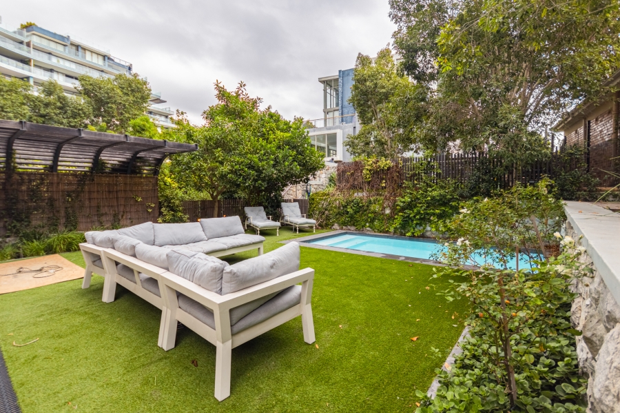 2 Bedroom Property for Sale in Sea Point Western Cape